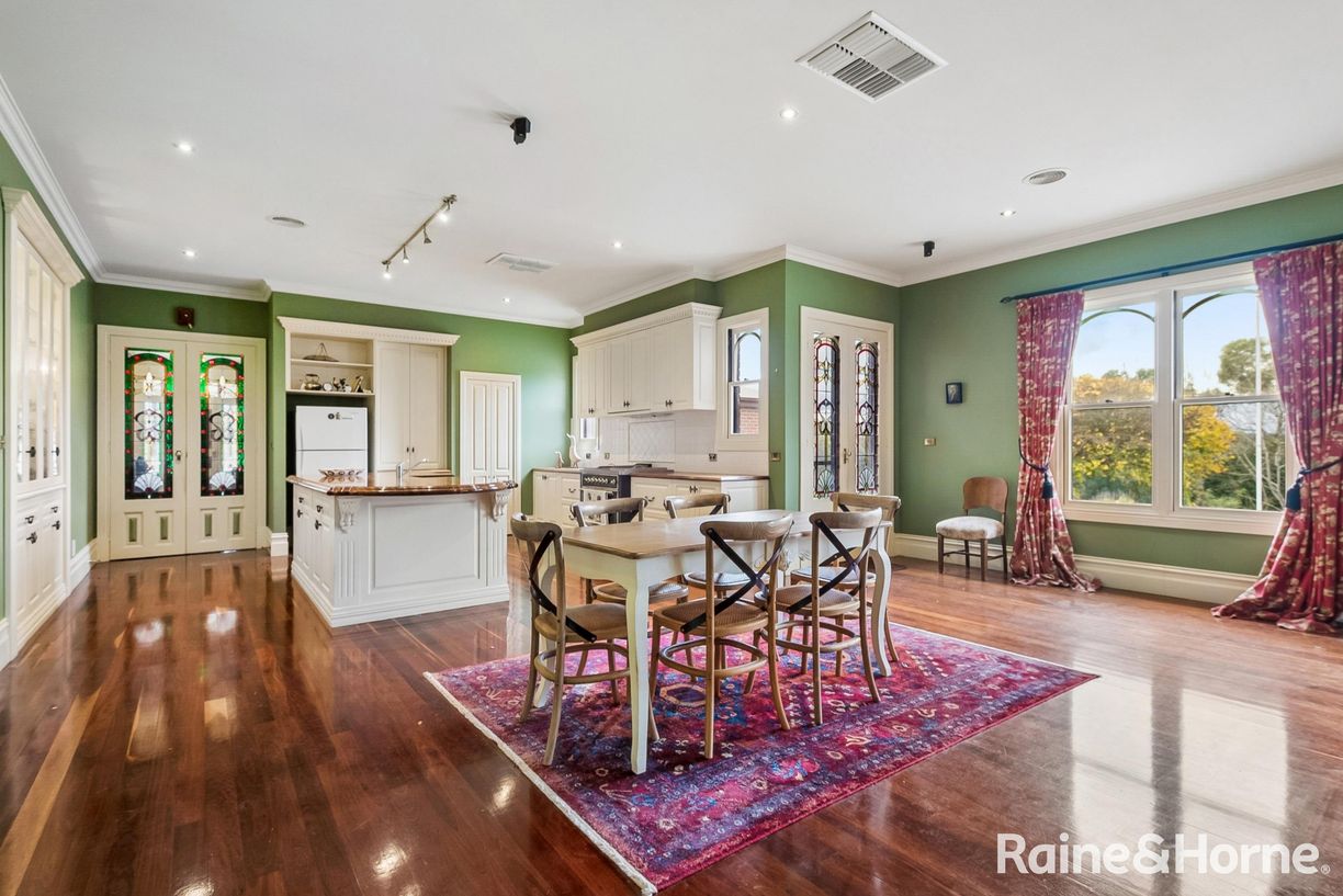 26 Tattersall Drive — photo 9 of 25