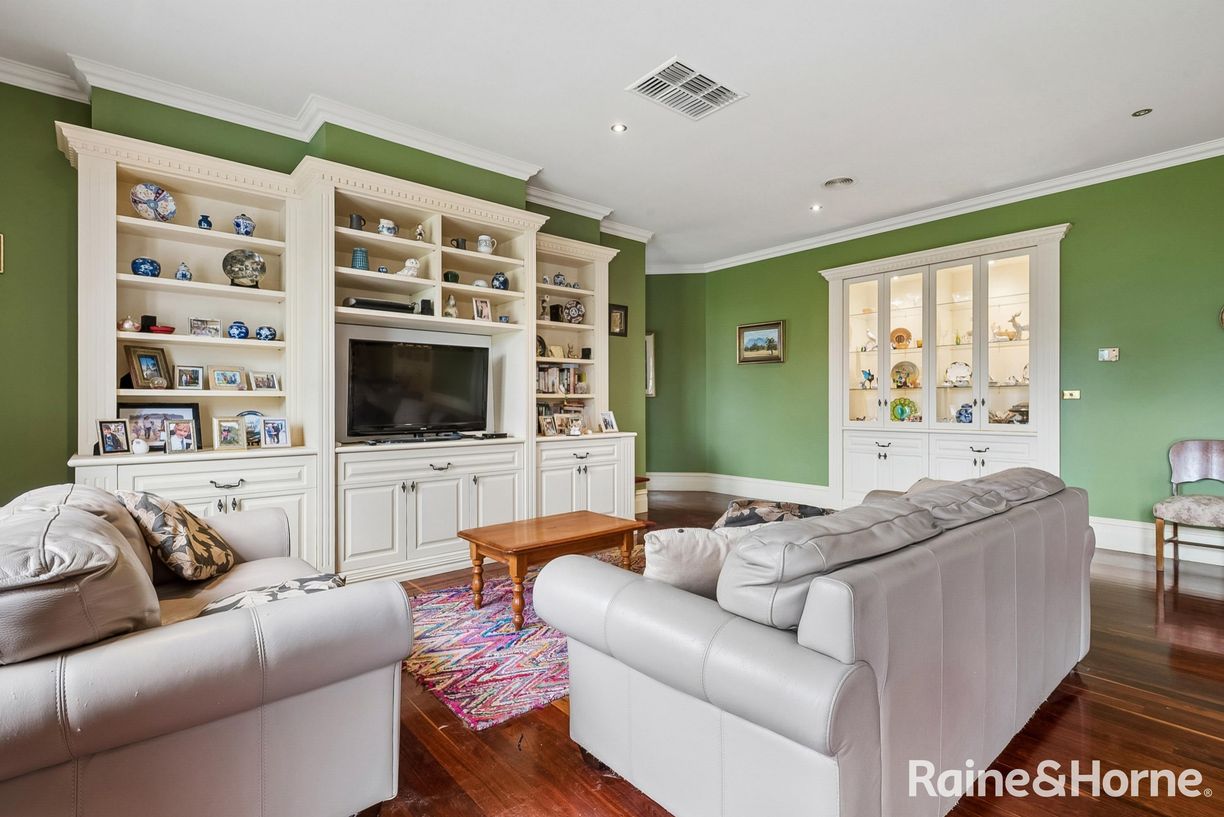 26 Tattersall Drive — photo 11 of 25