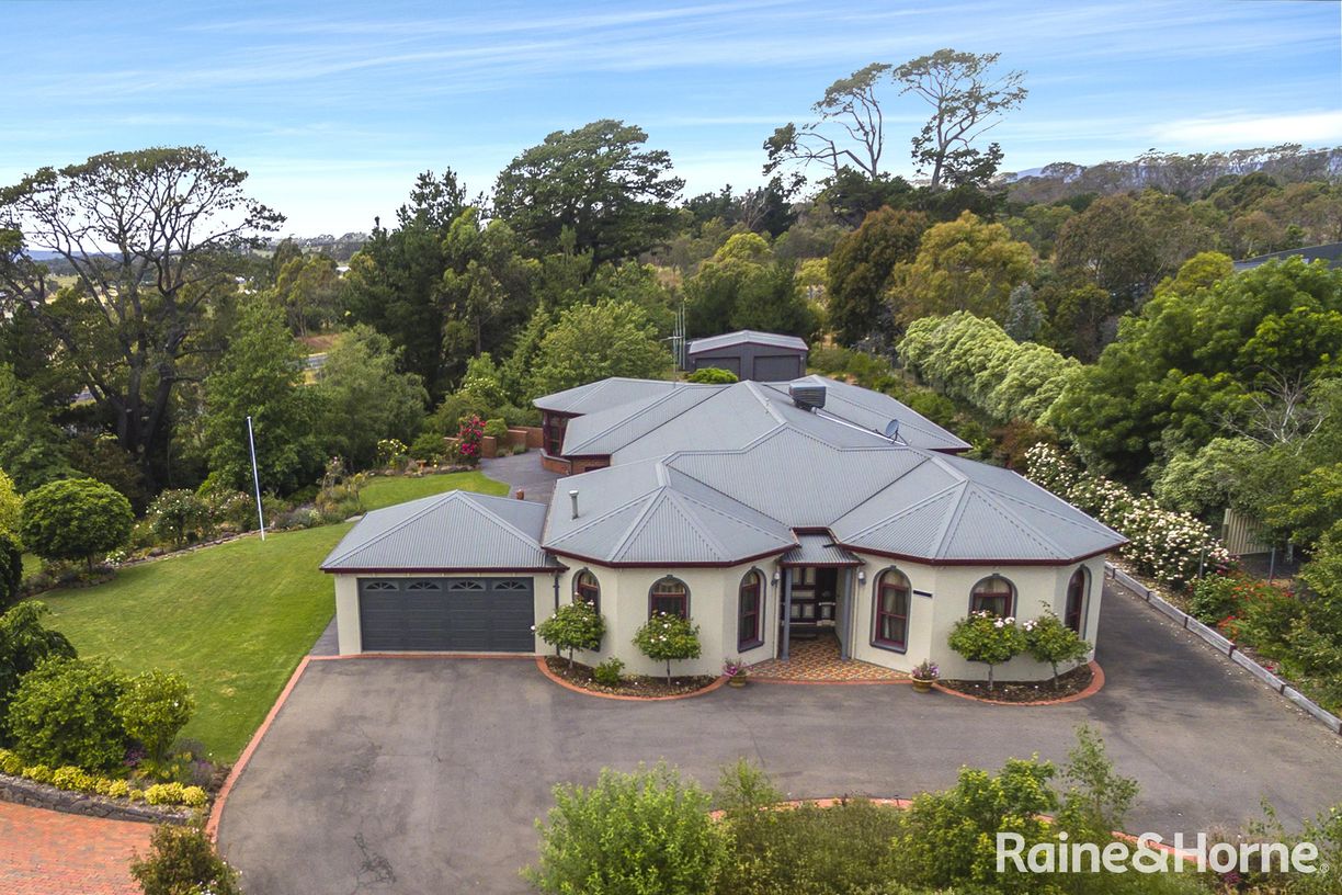 26 Tattersall Drive — photo 2 of 25