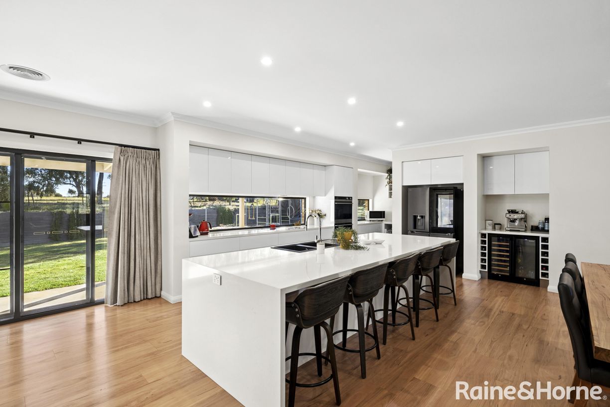 35 Parkes Drive — photo 12 of 27