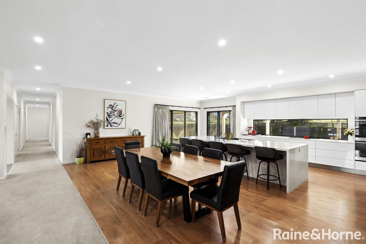 35 Parkes Drive — photo 10 of 27
