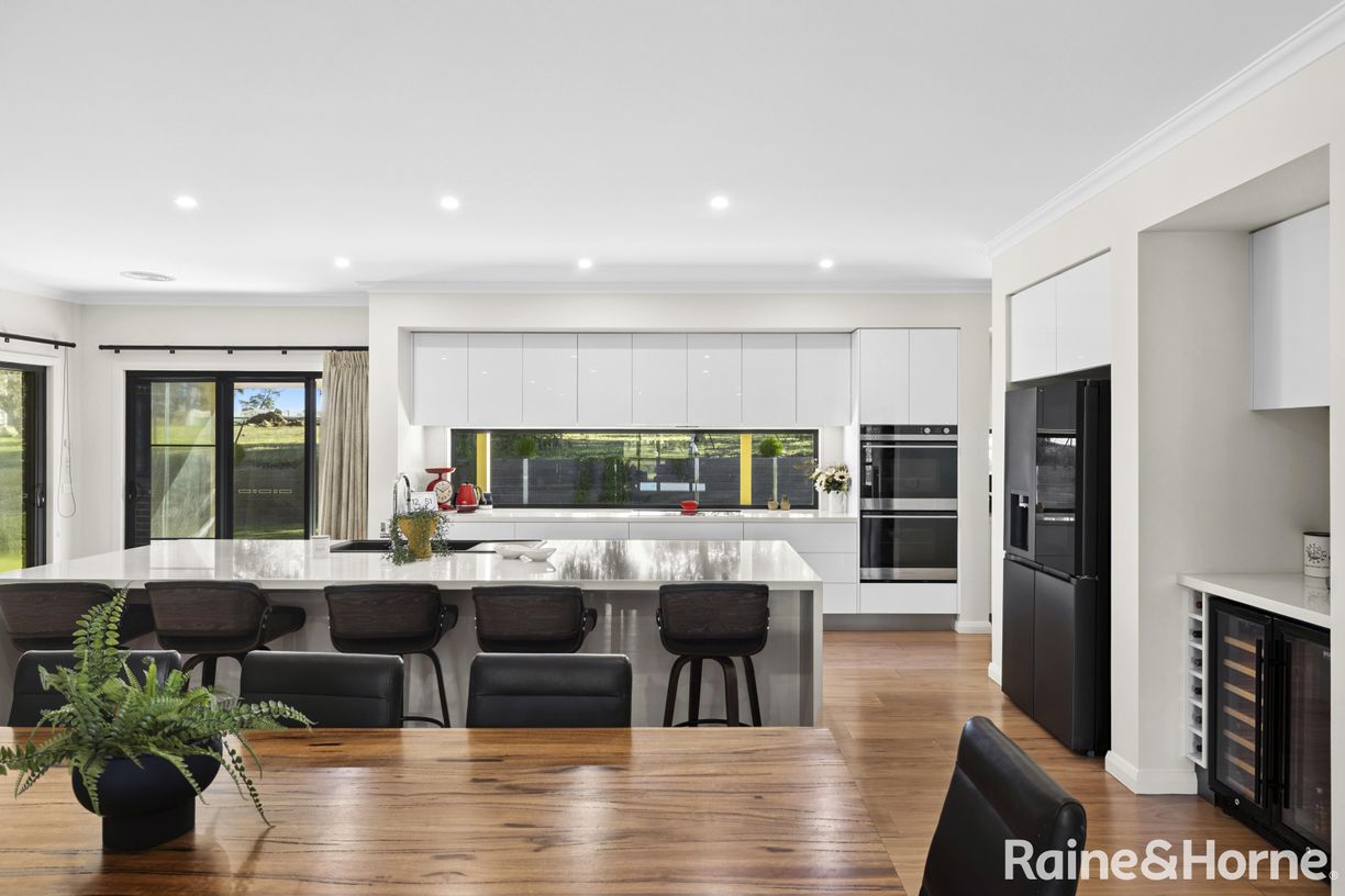 35 Parkes Drive — photo 3 of 27