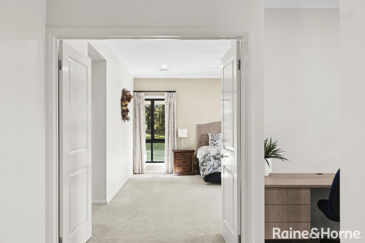 35 Parkes Drive — photo 13 of 27
