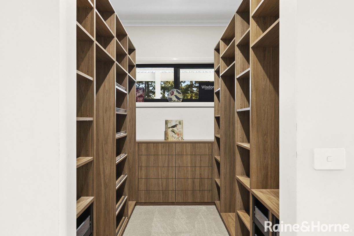 35 Parkes Drive — photo 15 of 27