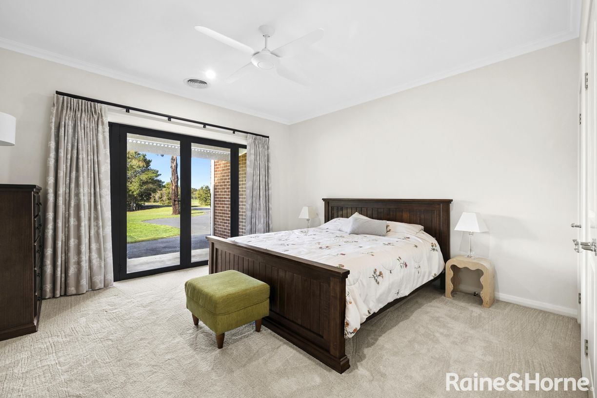 35 Parkes Drive — photo 17 of 27