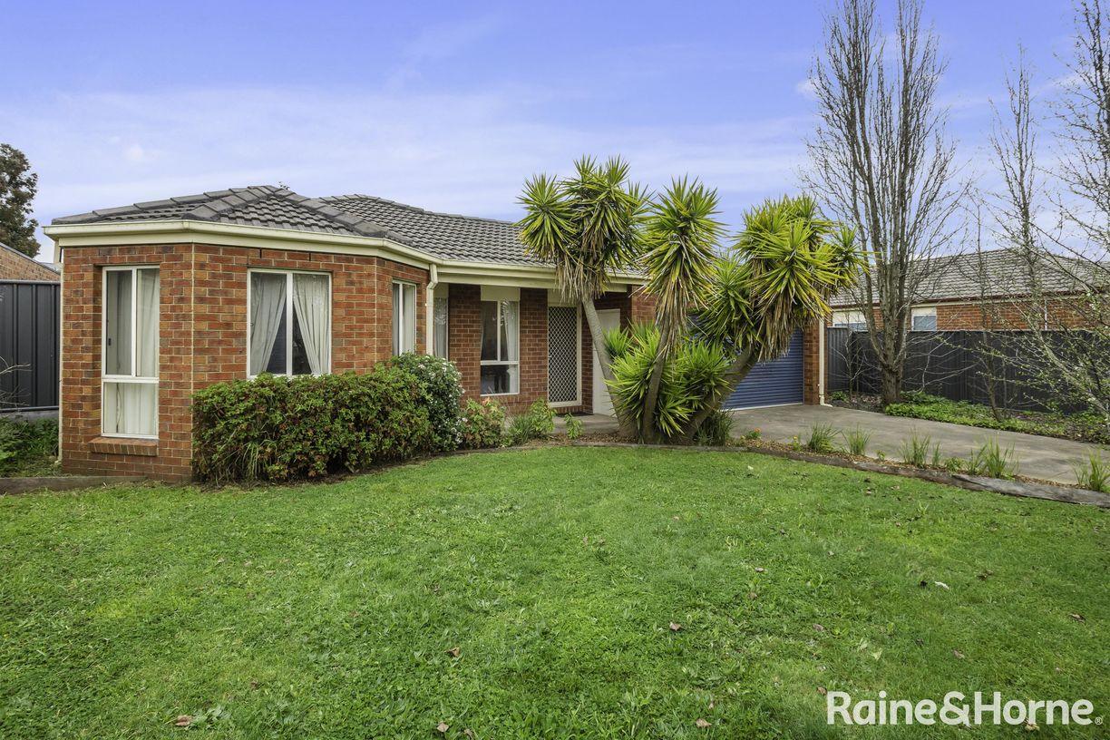 3 Banksia Crescent — photo from Raine & Horne Kyneton