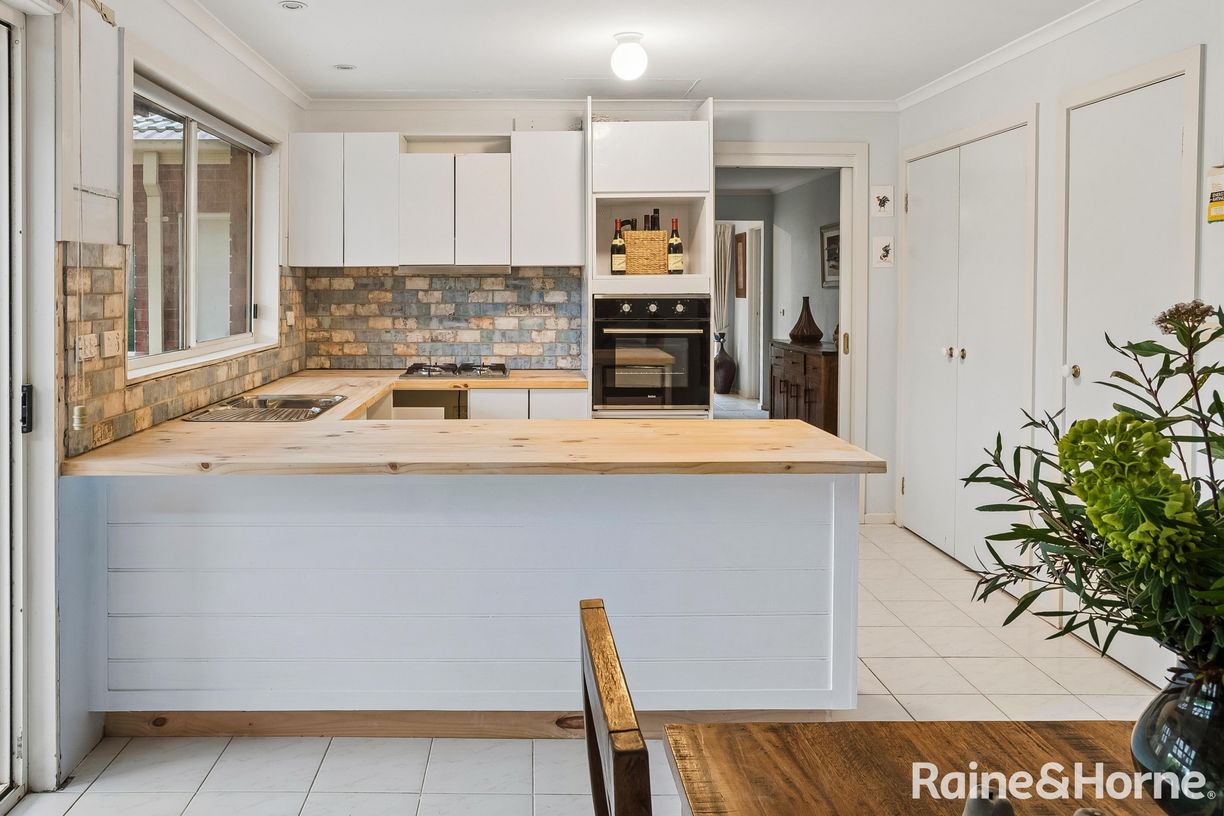 3 Banksia Crescent — photo 6 of 14