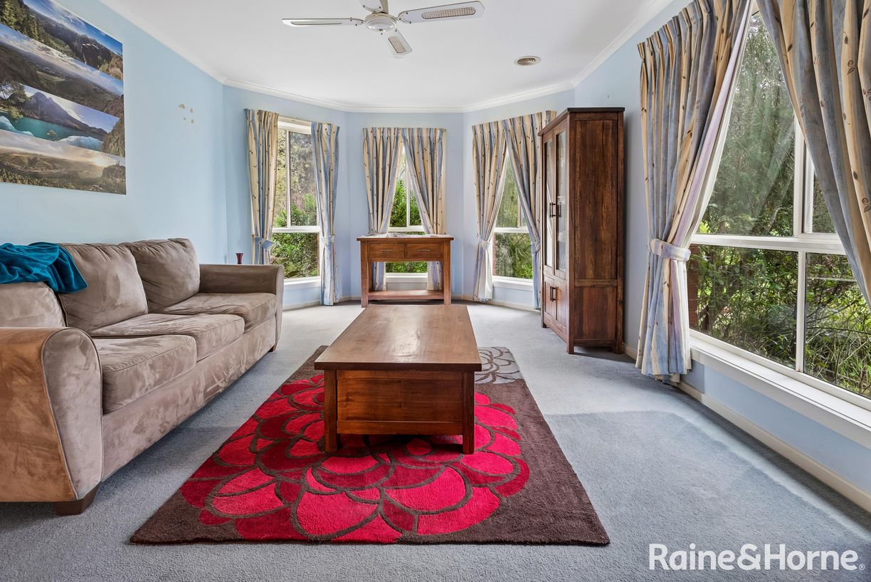 3 Banksia Crescent — photo 3 of 14