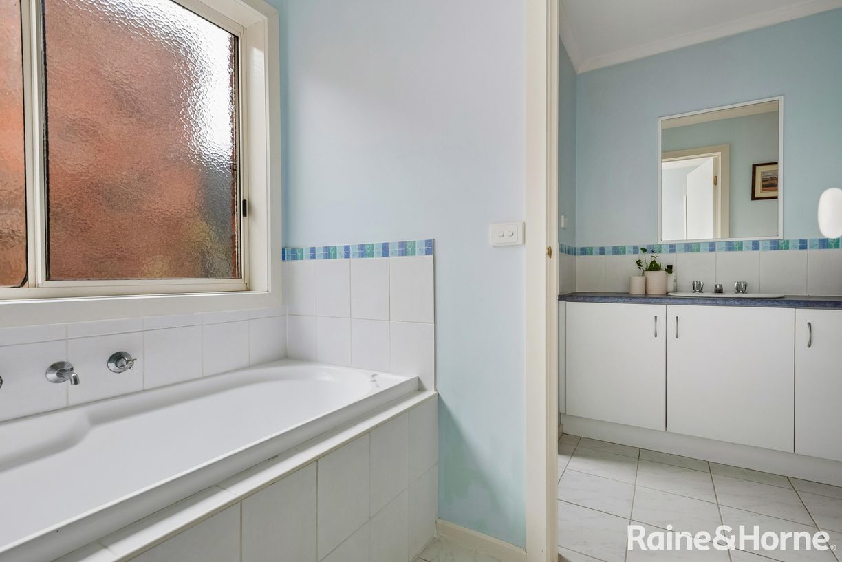 3 Banksia Crescent — photo 10 of 14