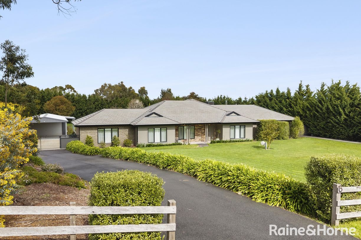 6 Pearl Court — photo from Raine & Horne Kyneton