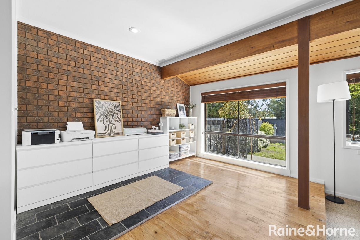 18 Louise Lane — photo 10 of 28