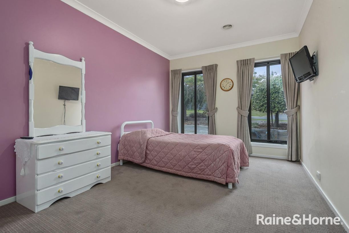 8 Sanctuary Drive — photo 14 of 19