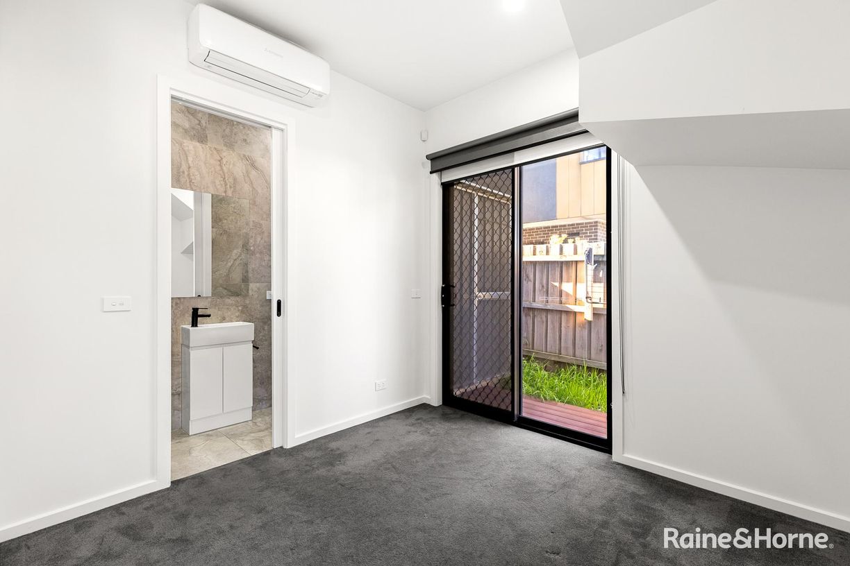 1/96 Snell Grove — photo 8 of 18