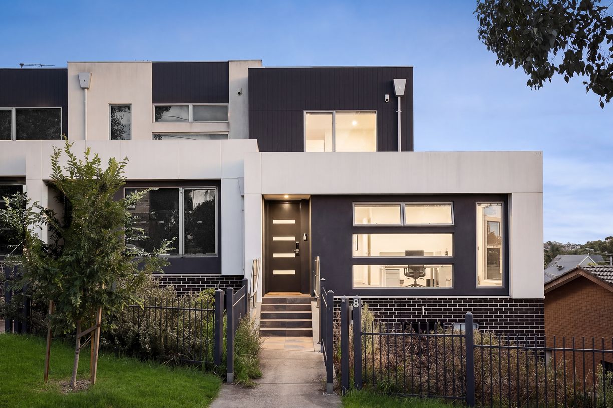 5/8 Hillside Crescent — photo from Raine & Horne