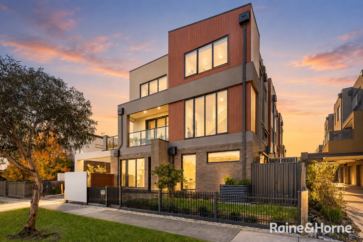 1/96 Snell Grove — photo from Raine & Horne
